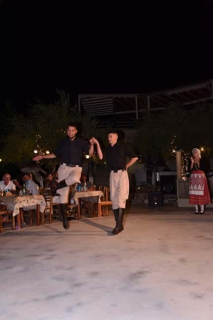 Kos: Greek Dinner with Music, Dancing, and Unlimited Wine - Small details that make the evening easier