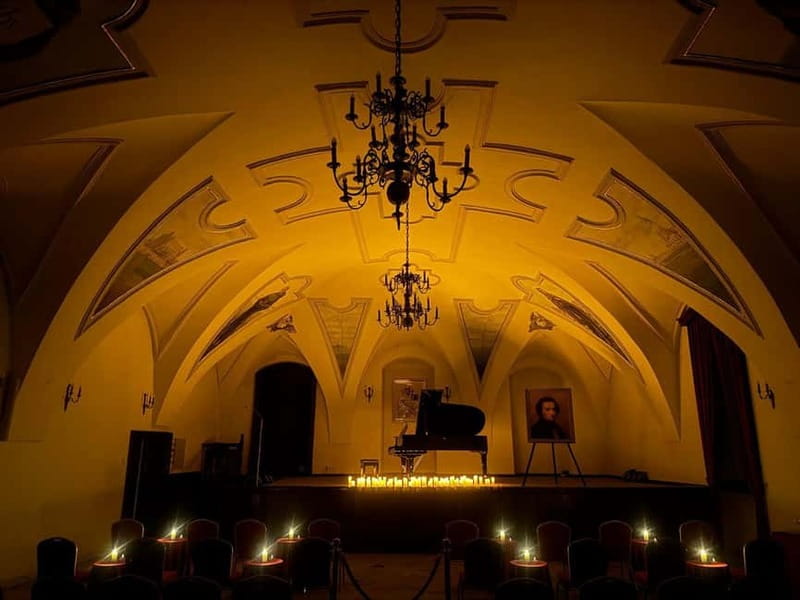 Krakow: Piano Trio Chopin & Friends Concert VIP with Wine - A small concert beside Wawel Castle