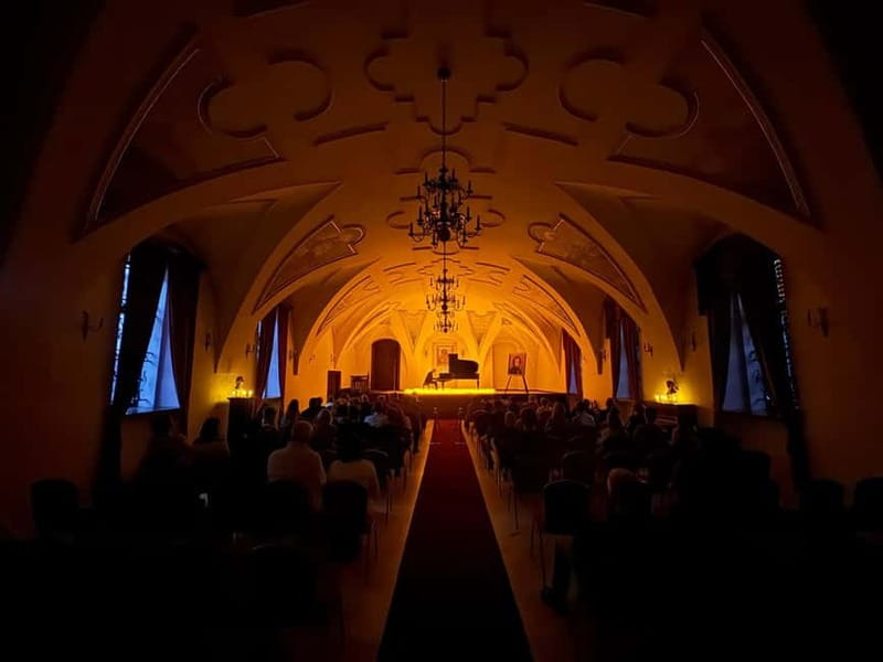 Krakow: Piano Trio Chopin & Friends Concert VIP with Wine - Why the Chopin Chamber Trio works well here