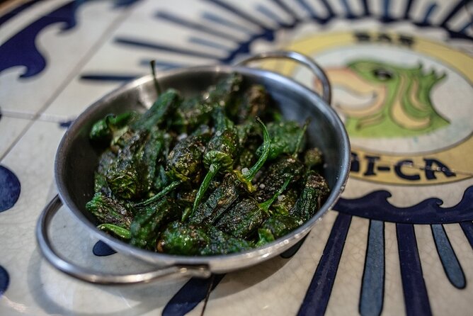 La Barceloneta Tapas & Wine & Drinks Tour in Barcelona - What the guides add to the evening