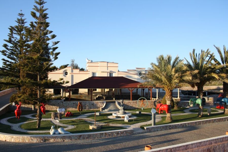 Lagoa: Guided Winery Tour and Local Wine Tasting - Key points at a glance