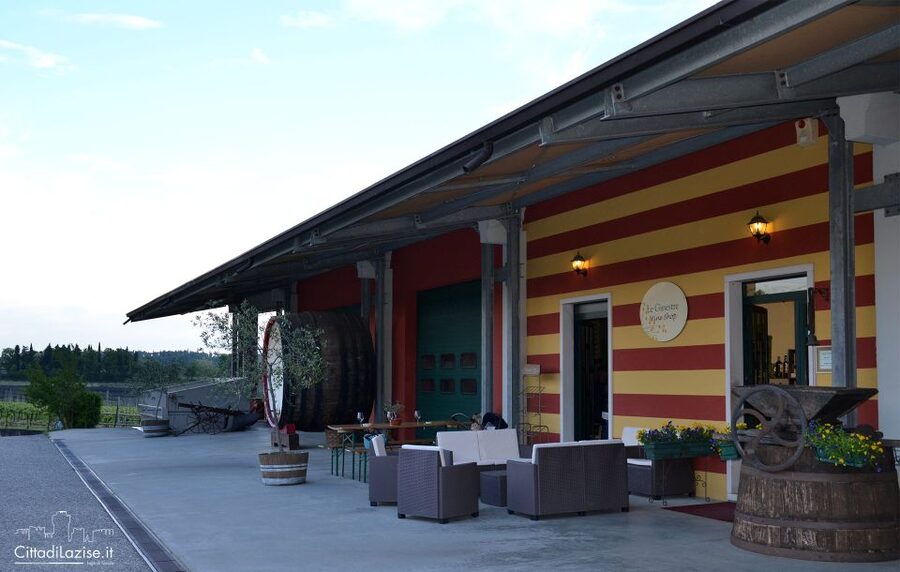 Lake Garda: Wine and Food Tastings in the Vineyards - Outdoor seating, weather, and the best time to go