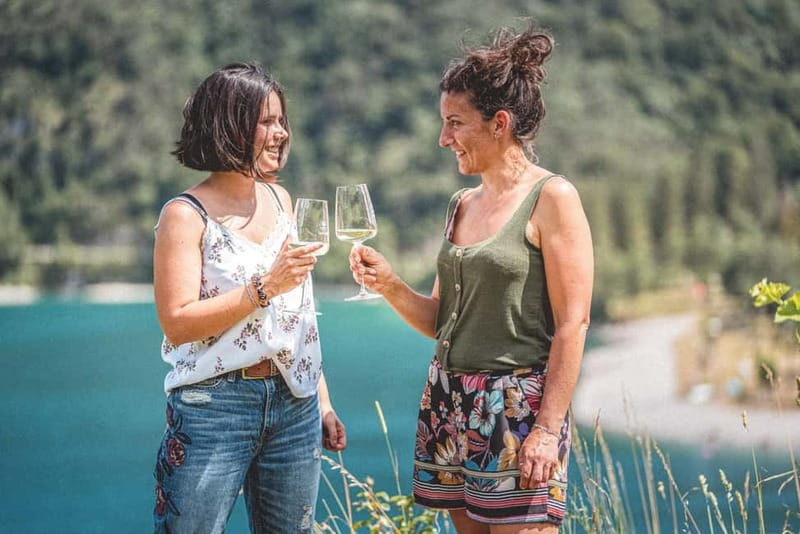 Lake Ledro: wine Pic Nic with stunning Lake View - Walking through the vineyard to the viewpoint