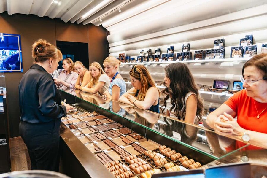 Le Marais Walking Food Tour with Cheese, Wine & Pastries - Walking, weather, and practical comfort