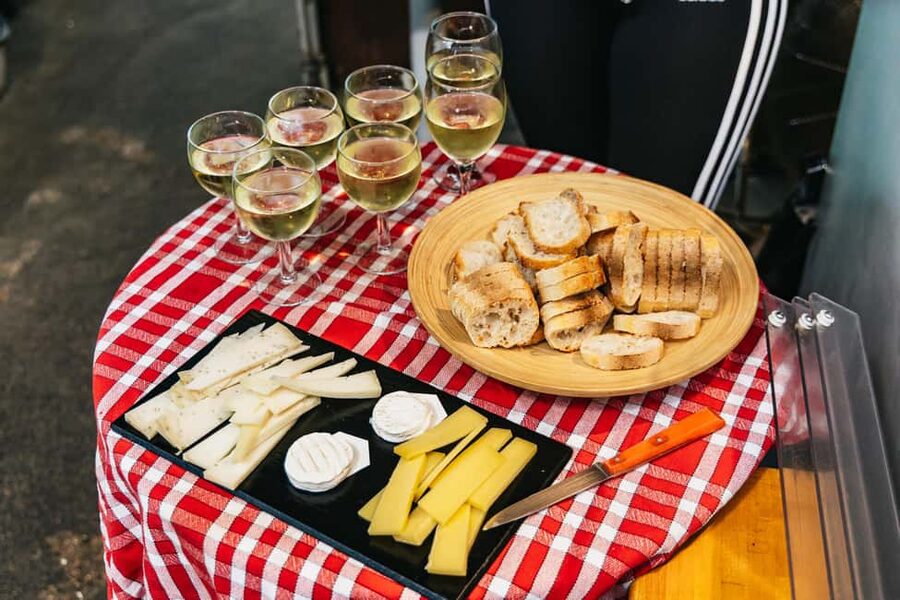 Le Marais Walking Food Tour with Cheese, Wine & Pastries - Starting with French cheese, wine, and savory bites