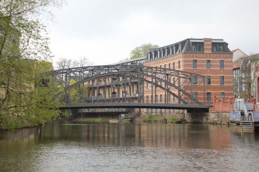 Leipzig: Mulled Wine Motorboat Tour - Buntgarnwerke, a giant former yarn mill