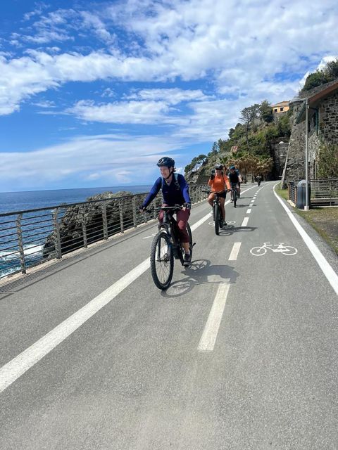Levanto: Guided E-Bike Tour in Framura with Wine & Focaccia - Climbing toward Framura and its old quarries