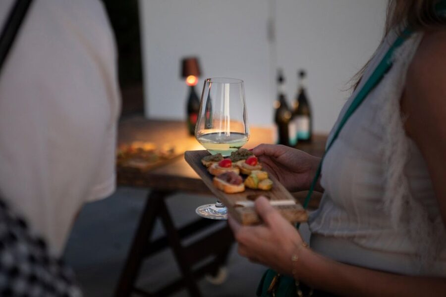 LIPARI WINERY - SUNSET WINE TASTING - Waiting for the Lipari sunset