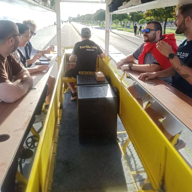 Lisbon: 1-Hour Beer, Sangria or Wine Bike Sightseeing Tour - A social ride along Lisbon’s Tejo waterfront
