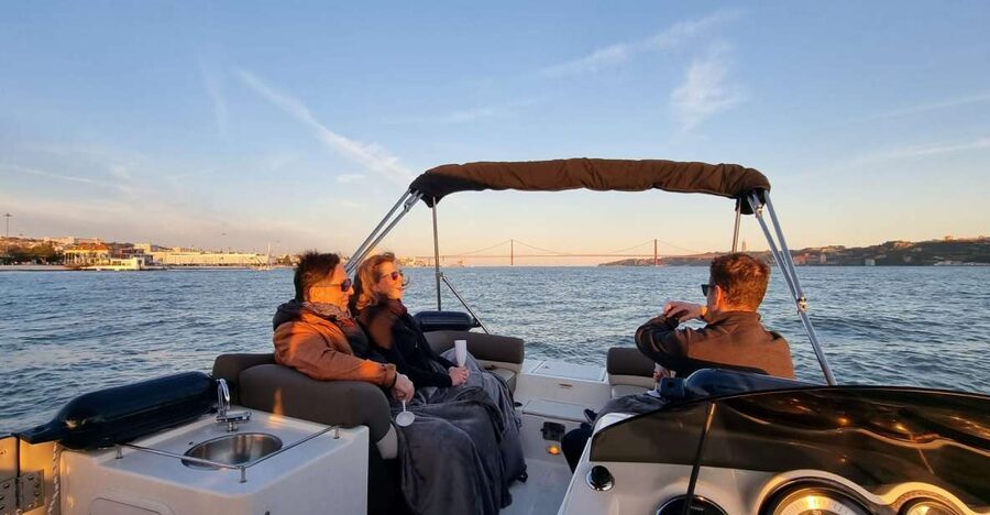 Lisbon: Boat Tour with Champagne - Key points to know before you book