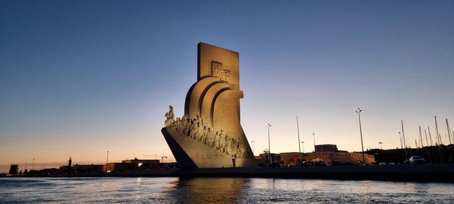 Lisbon: Boat Tour with Champagne - Comfort, safety, and the small-group setup