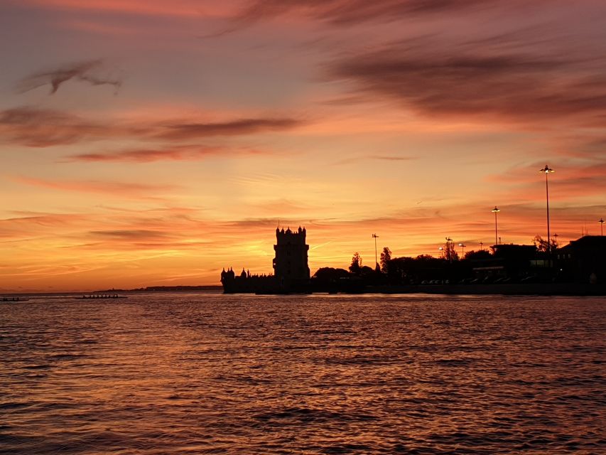 Lisbon: Champagne Sailing Tours - Commerce Square, Alfama, and the old city from the water