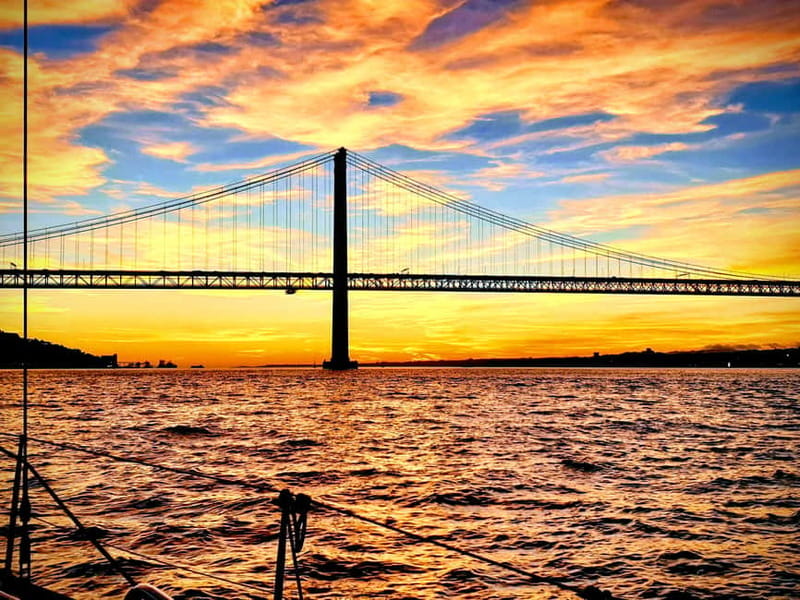 Lisbon: Daytime or Sunset Boat Cruise with History and Wine - Sunset, city lights, and the best place to sit
