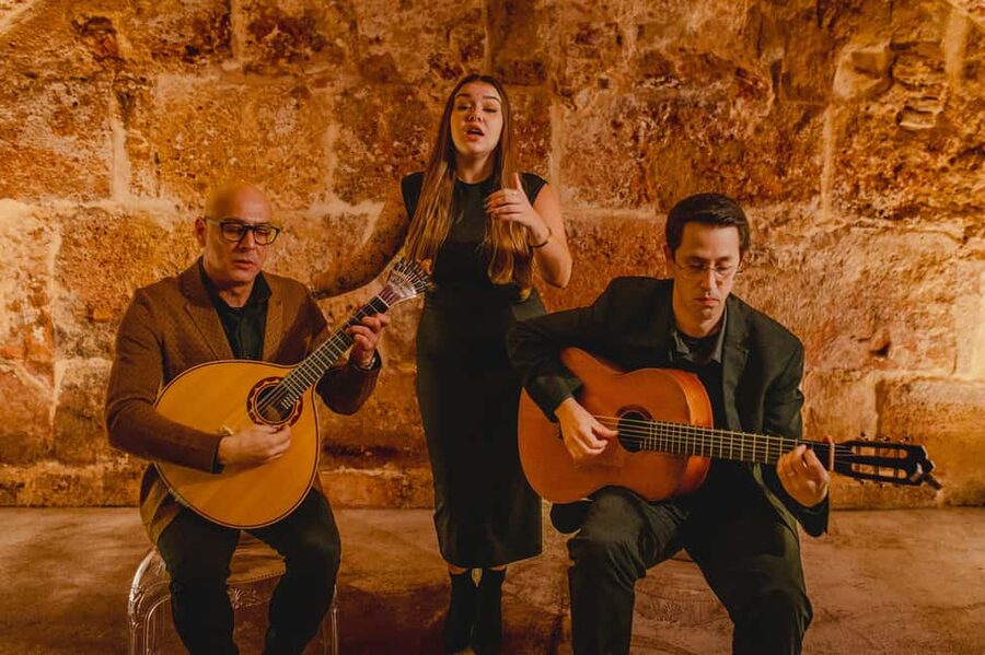 Lisbon: Fado Show and Wine inside Medieval Walls - What the 50-minute program includes