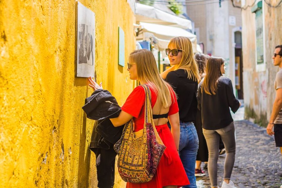 Lisbon: Guided Food and Wine Tasting Tour - São Jorge Restaurante and the bacalhau stop