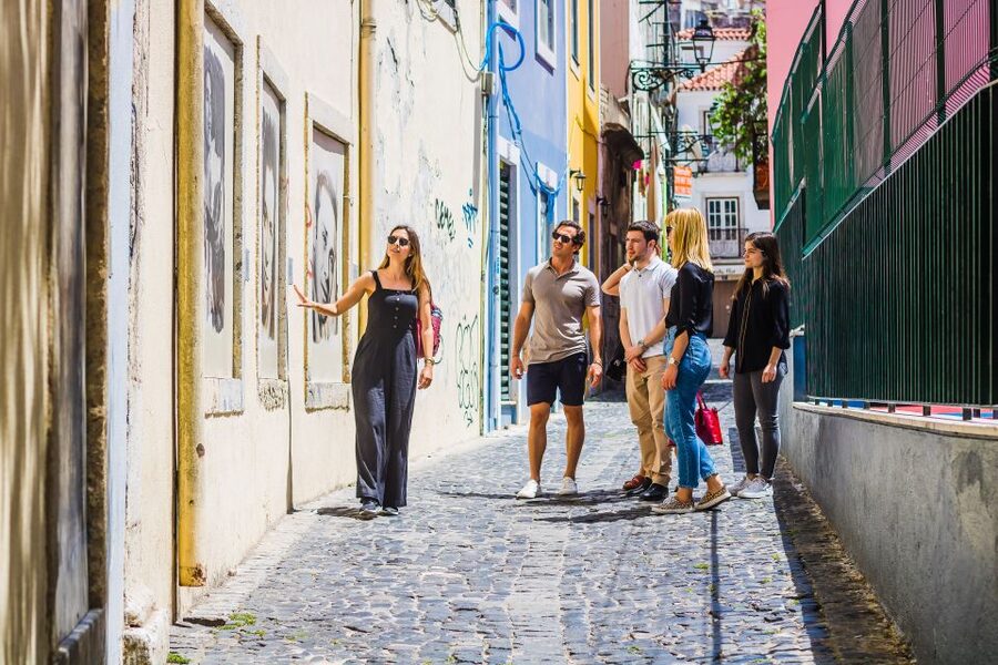 Lisbon: Guided Food and Wine Tasting Tour - Castle Quarter views and a final taste in Santo António