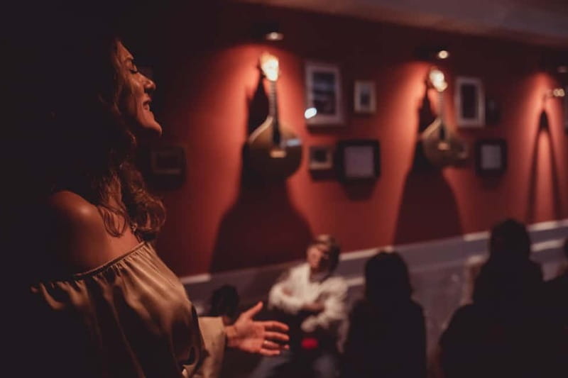 Lisbon: Live Fado Show with Port Wine at Lisboa em Fado - Port wine, juice, and the relaxed atmosphere