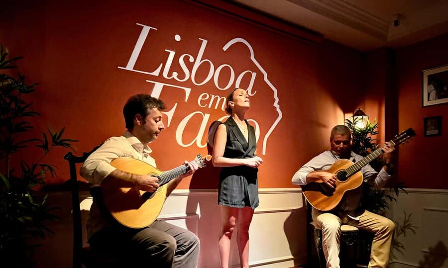 Lisbon: Live Fado Show with Port Wine at Lisboa em Fado - Entering the small Baixa Chiado venue