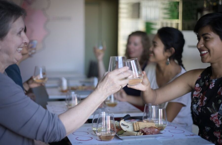 Lisbon: Portuguese Wine and Cheese Tasting with Lunch - How the two hours usually unfold