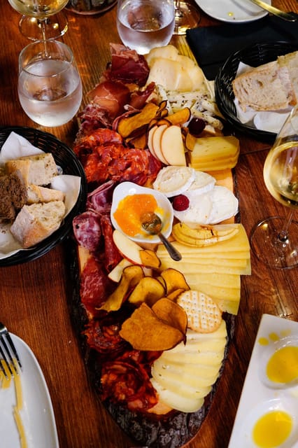 Lisbon: Premium Wine and Tapas Tasting Session - Timing, flexibility, and practical details