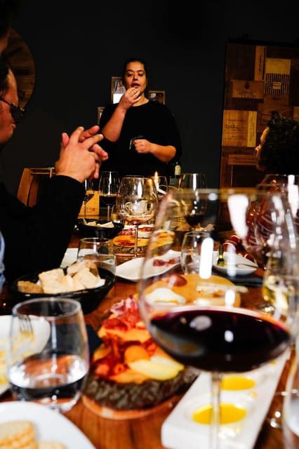 Lisbon: Premium Wine and Tapas Tasting Session - How the tasting unfolds at Lisbon Winery