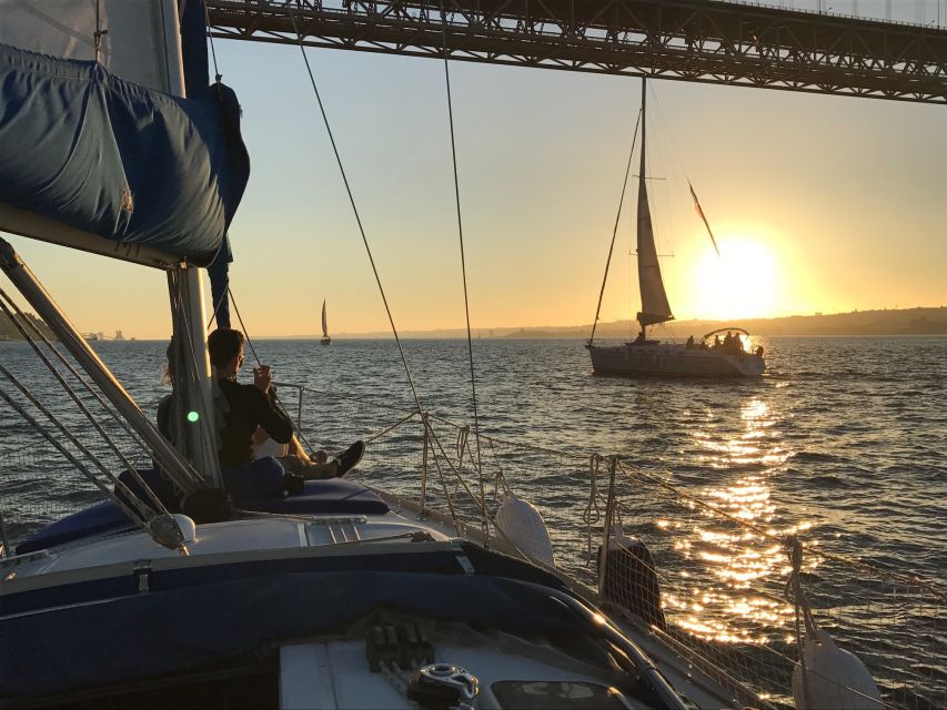 Lisbon: Private Sunset Sailing Tour with Champagne - Key points at a glance