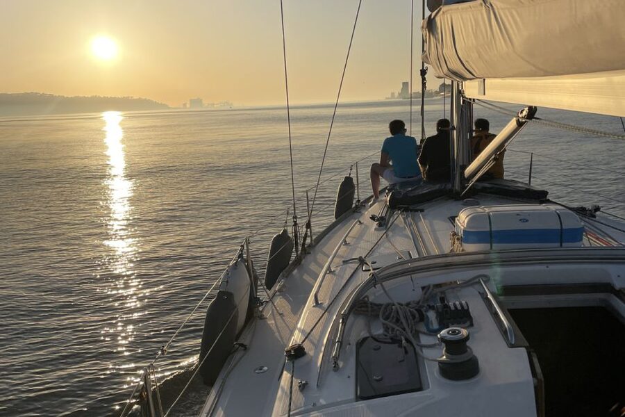 Lisbon: Sunset Sailing Boat Cruise with Wine - Why Lisbon looks better from the Tagus
