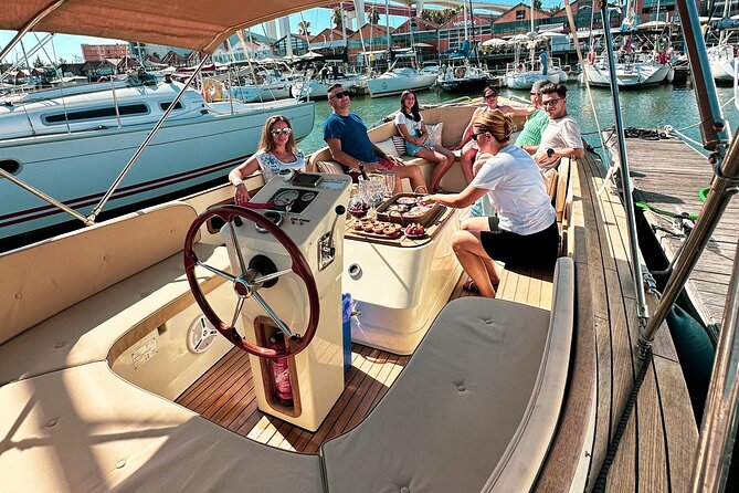 Lisbon: Vinho Verde Wine Premium Boat Experience - Cristo Rei across the river