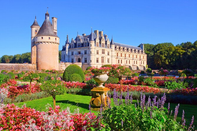 Loire Valley Castles Day Trip from Paris with Complementary Wine - Chenonceau: the elegant castle over the river