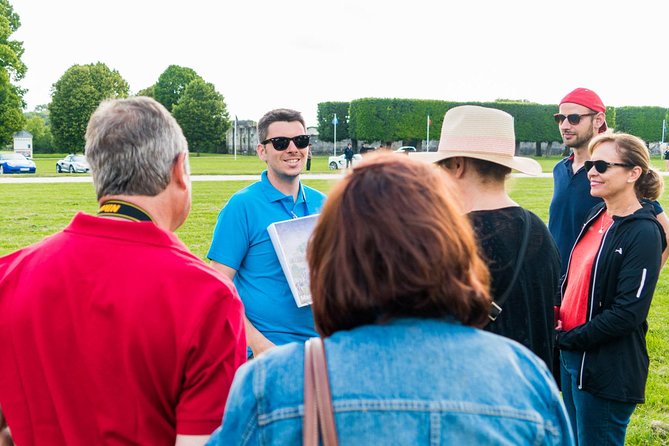 Loire Valley Wine and Castles Small-Group Day Trip from Paris - Amboise: a castle, a town, and Leonardo da Vinci