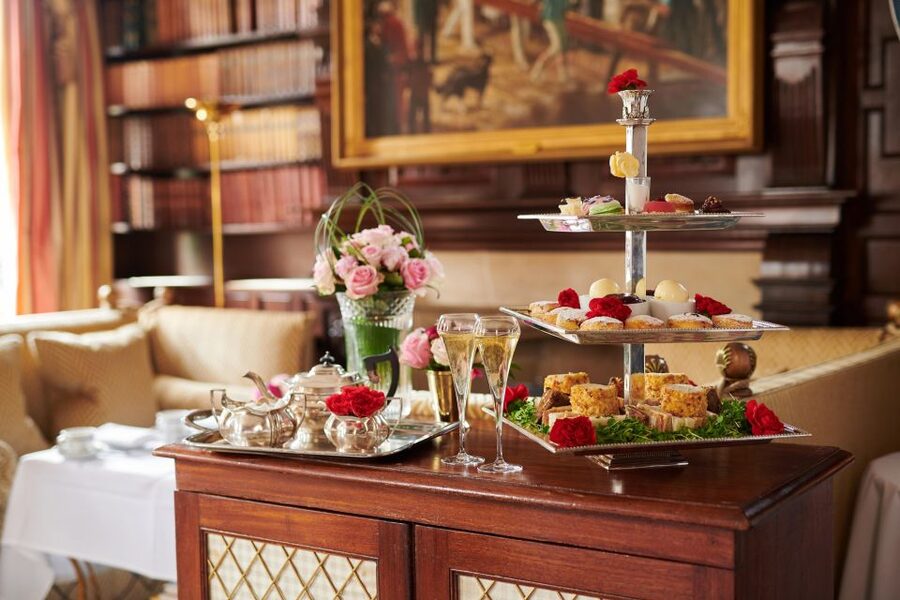 London: Afternoon Tea at The Milestone with Champagne Option - Arriving at the hotel and settling in