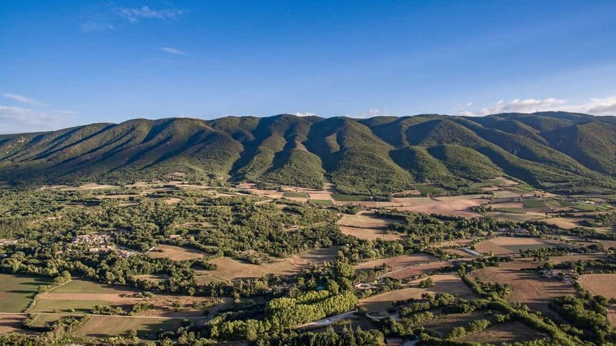 Luberon: Full-Day Wine Tour from Marseille - Lourmarin gives the day a welcome pause