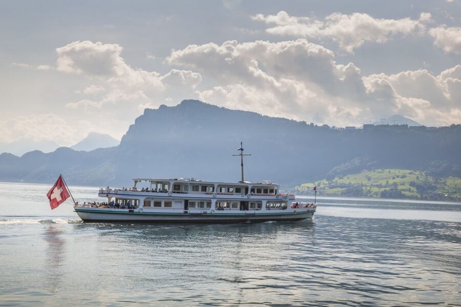 Lucerne: Walking and Boat Tour with Cheese & Wine Tasting - Musegg Wall and the city from above