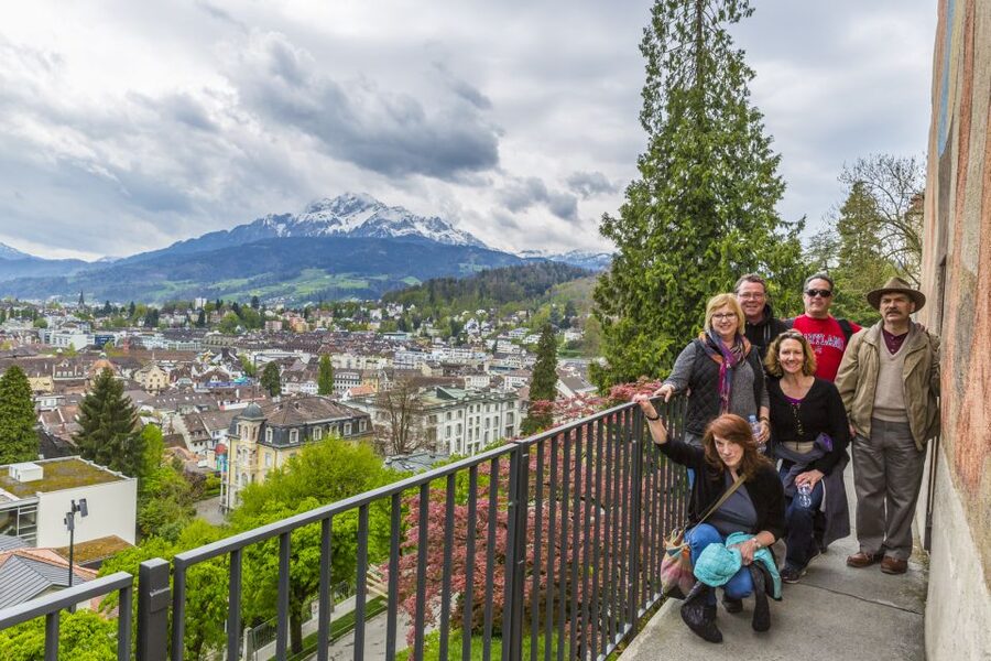 Lucerne: Walking and Boat Tour with Cheese & Wine Tasting - Adding Swiss cheese and wine
