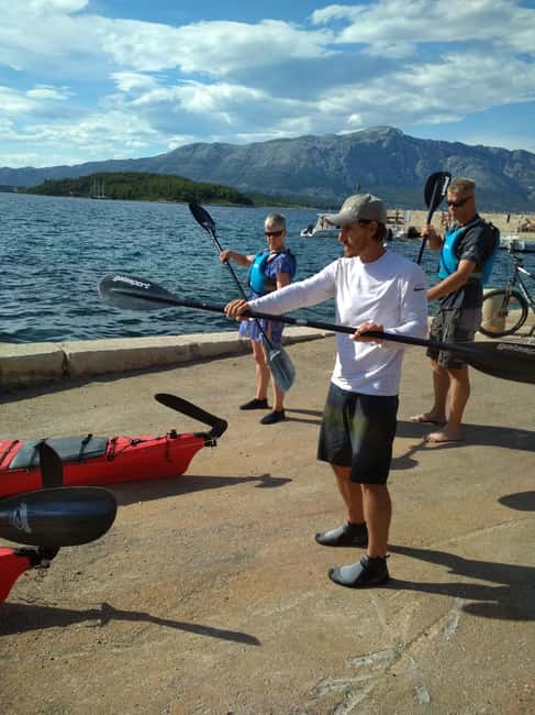 Lumbarda - Sunset Kayak Tour with a Picnic - Wine and Sweets - Paddling over clear water around the Korčula islands