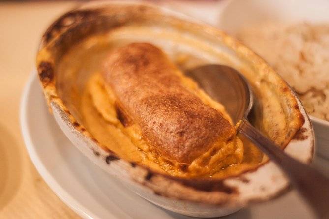 Lyon Old Town Food Tour with 6 French Delicacies & Fine Wine - Old Lyon streets, traboules, and the Cathedral