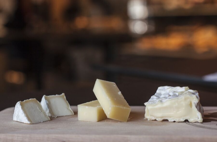 Lyon: Old Town Food Tour with 6 French Food Tastings & Wine - Starting with the Canut breakfast