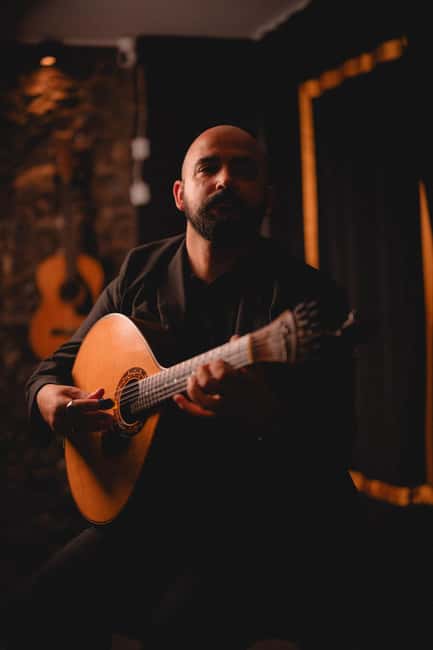 Madeira: Fado Show - The Heart of Portugal With Madeira Wine - A small room with a personal feel
