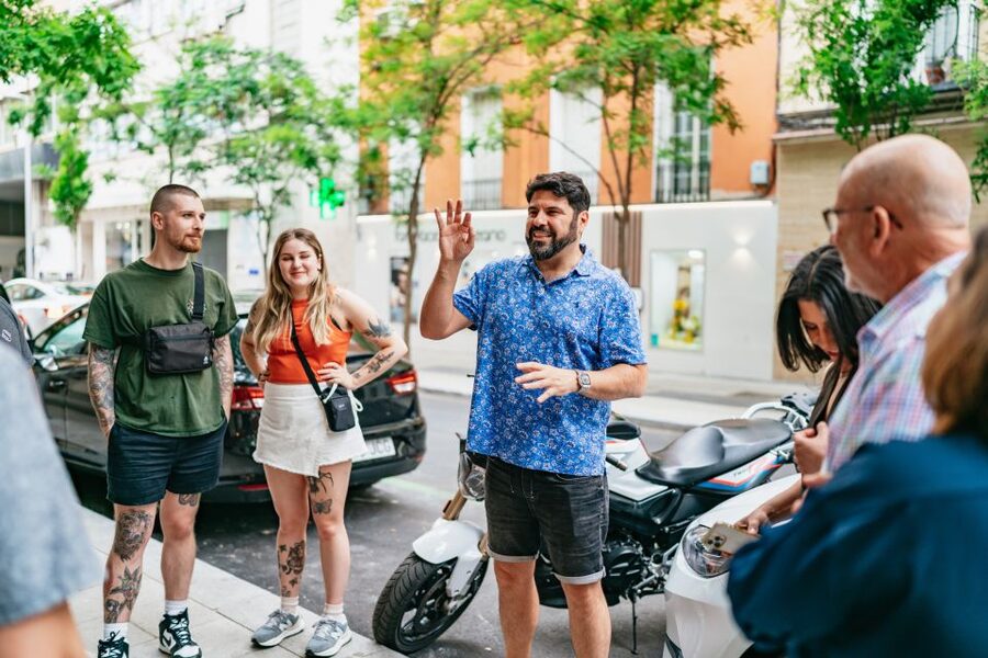 Madrid: Food & Wine Tour with 10 Tapas & 4 Drinks Included - Food preferences and expectations
