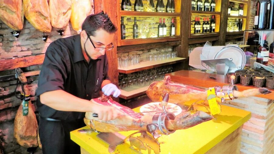 Madrid: Iberico Ham and Spanish Wine Small-Group Food Tour - Why Iberian ham makes a good Madrid introduction