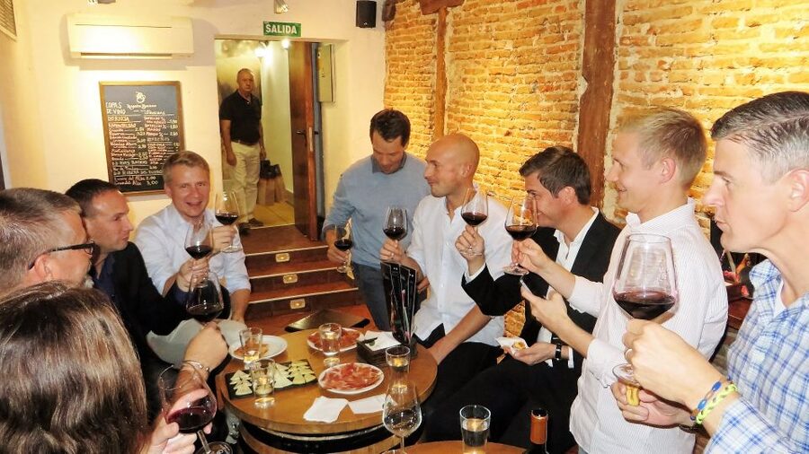 Madrid: Iberico Ham and Spanish Wine Small-Group Food Tour - Inside Madrid’s traditional jamonerías