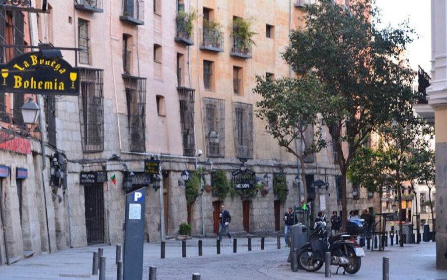 Madrid: Old Madrid Walking Food and Wine Tour - Who gets the best value for $94?