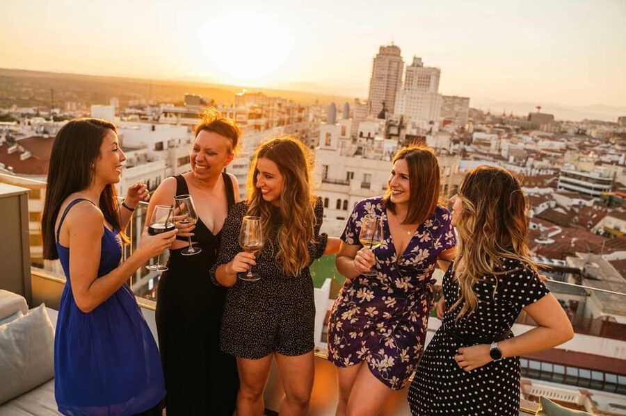 Madrid: Tapas & Wine Tour with Visit to a Rooftop - Finishing above Gran Vía at Plaza del Callao