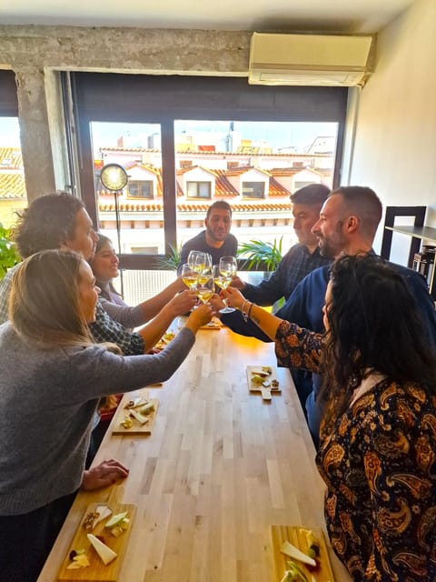 Madrid: Wine Tasting Experience with 4 Spanish Wines - The food pairing adds more than a snack