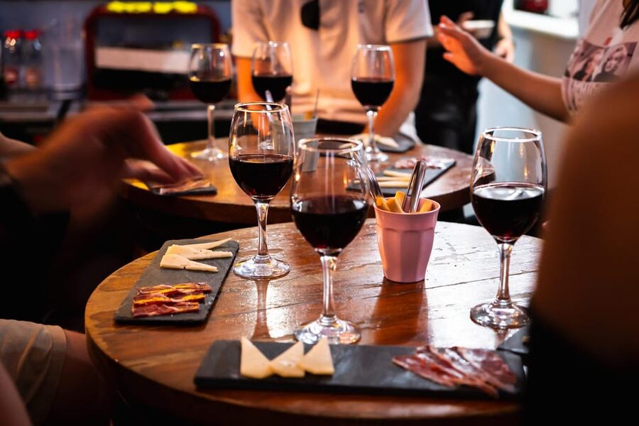 Malaga: Wine and Tapas Tour with Tastings and Drinks - First stop: tapas and a lesson in Malaga food culture