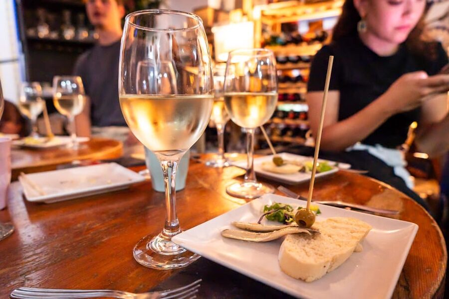 Malaga: Wine and Tapas Tour with Tastings and Drinks - Meeting at Plaza de la Constitución