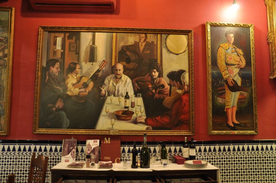 Málaga: Wine & Tapas Tour - Who should book this wine and tapas walk?