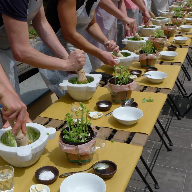 Manarola: Pesto Making Class with Tasting and Wine - The meeting point at Pie de Campu