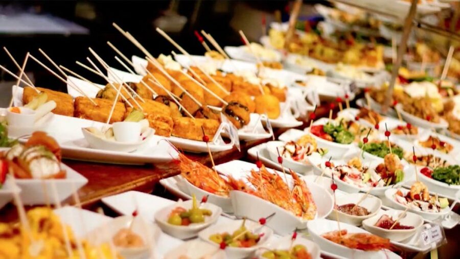 Marbella: Tour of the Old Town with Tapas & Wine - Key points to know before booking