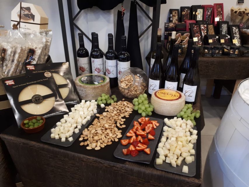 Marbella: Tour of the Old Town with Tapas & Wine - Walking Marbella’s old town between bites